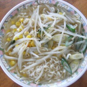 もやしたっぷり～塩ラーメン